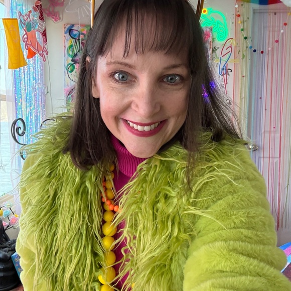 Meet your Posher, Sacha - Picture 12 of 16